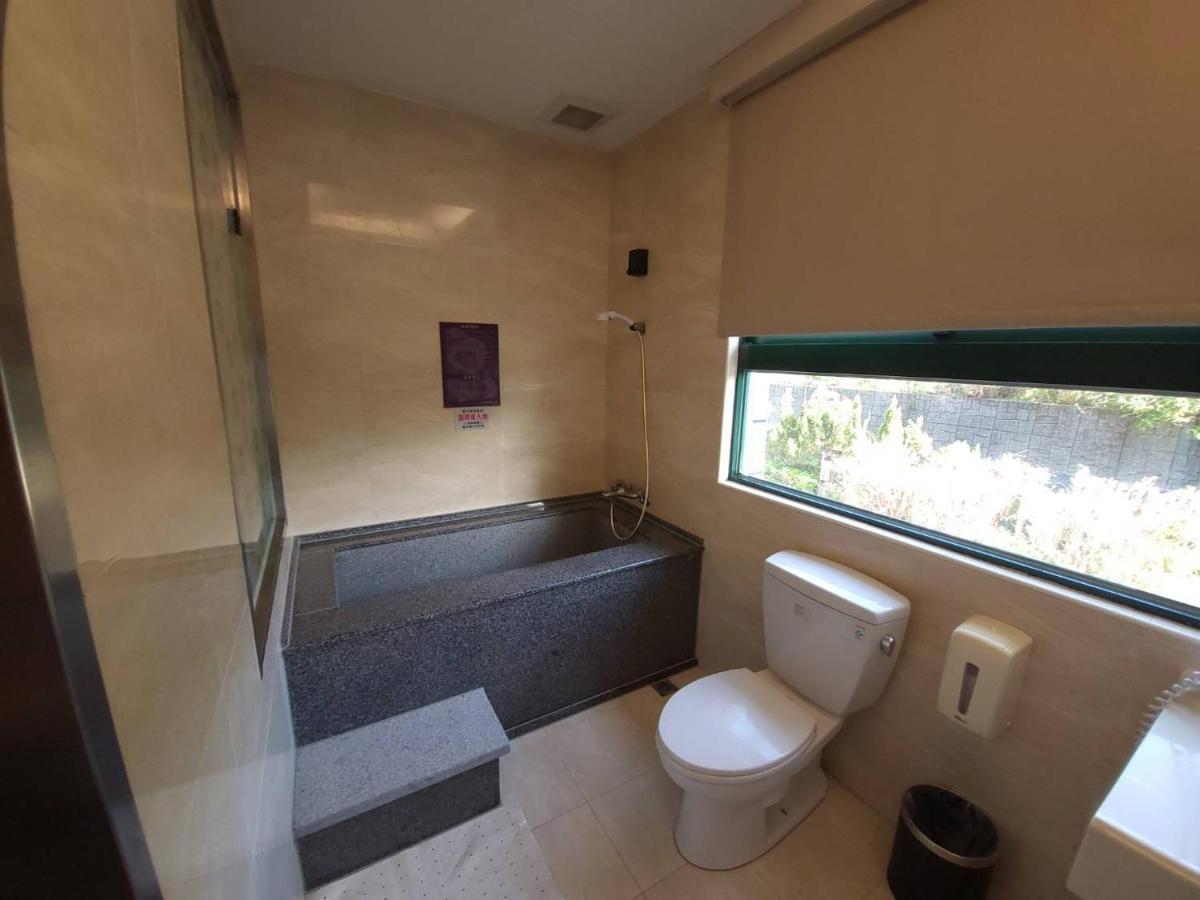 Jin Yong Quan Spa Hotspring Resort Wanli Exterior photo