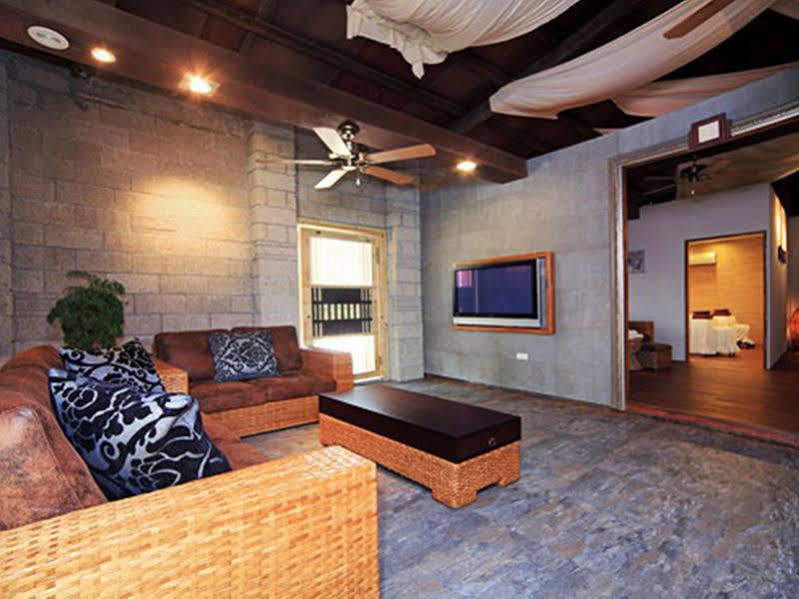 Jin Yong Quan Spa Hotspring Resort Wanli Exterior photo